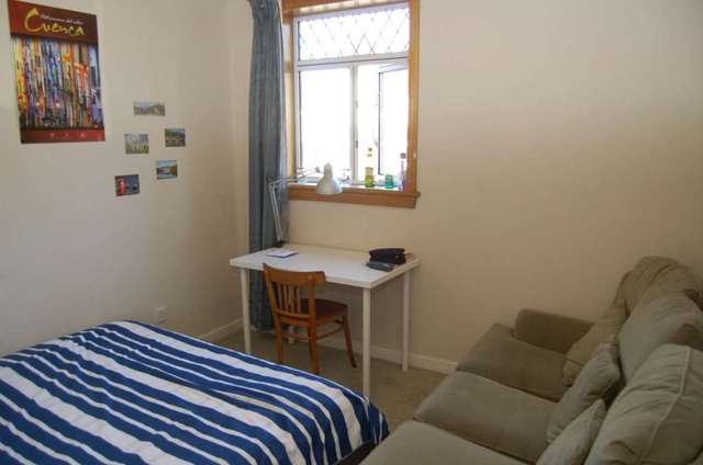  Image of 3 bedroom Cottage for sale in Walkerburn Road Glasgow G52 at Walkerburn Road  Glasgow, G52 3HY