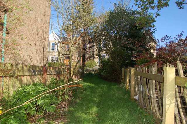 Image of 3 bedroom Cottage for sale in Walkerburn Road Glasgow G52 at Walkerburn Road  Glasgow, G52 3HY