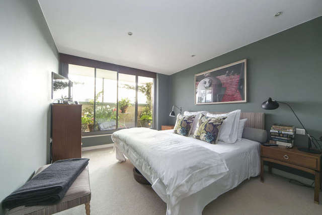  Image of 2 bedroom Flat to rent in Garden Walk London EC2A at London, EC2A 3EW