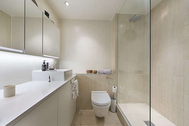  Image of 2 bedroom Flat to rent in Garden Walk London EC2A at London, EC2A 3EW