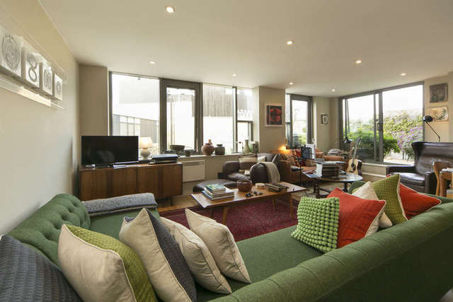  Image of 2 bedroom Flat to rent in Garden Walk London EC2A at London, EC2A 3EW