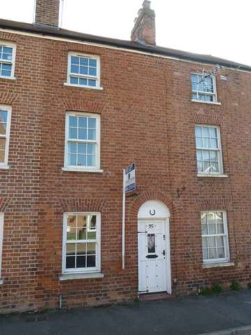  Image of 3 bedroom Town House to rent in Gravel Walk Tewkesbury GL20 at Tewkesbury  Tewkesbury, GL20 5NL