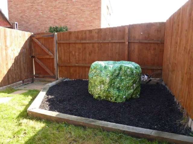  Image of 3 bedroom Town House to rent in Gravel Walk Tewkesbury GL20 at Tewkesbury  Tewkesbury, GL20 5NL