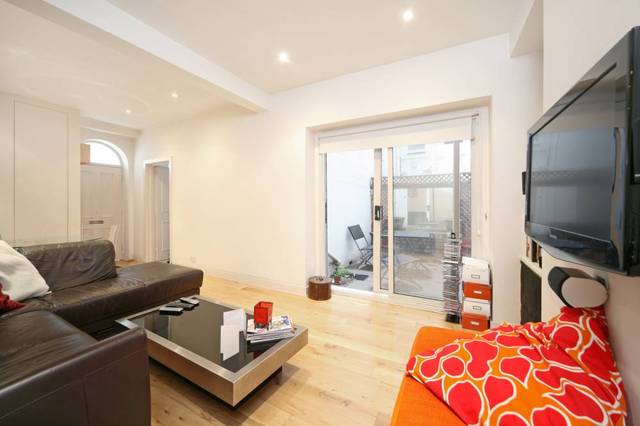  Image of 1 bedroom Ground Flat to rent in Airlie Gardens London W8 at Airlie Gardens  London, W8 7AJ