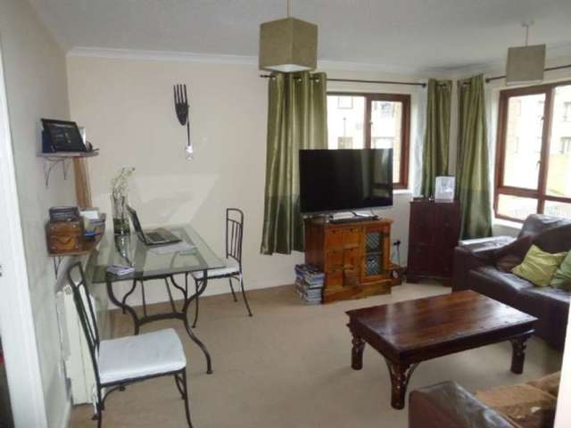  Image of 2 bedroom Flat to rent in Albion Place Campbell Park Milton Keynes MK9 at Milton Keynes, MK9 4AB