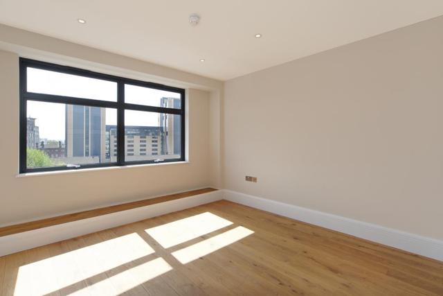  Image of 2 bedroom Ground Flat for sale in Alie Street London E1 at Alie Street  London, E1 8DE