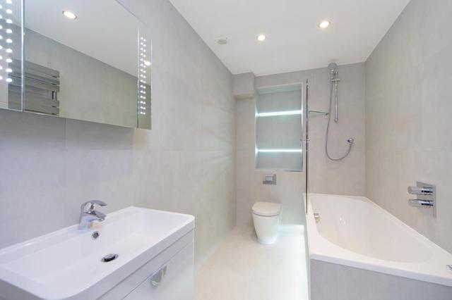  Image of 3 bedroom Ground Flat for sale in Alie Street London E1 at Alie Street  London, E1 8DE