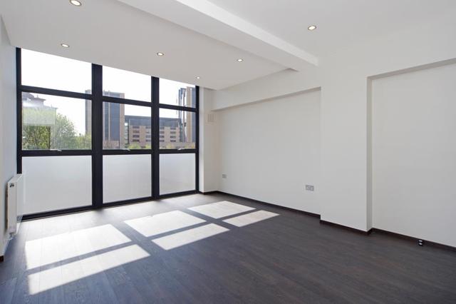  Image of 3 bedroom Ground Flat for sale in Alie Street London E1 at Alie Street  London, E1 8DE