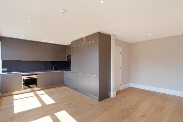  Image of 2 bedroom Flat for sale in Alie Street London E1 at Alie Street  London, E1 8DE