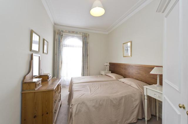  Image of 3 bedroom Flat to rent in Allen Street London W8 at Allen House  Allen Street, W8 6BH