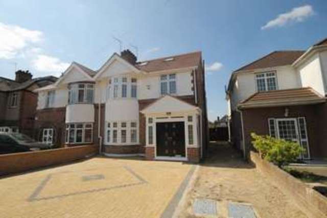  Image of 5 bedroom Semi-Detached house for sale in Alleyn Park Southall UB2 at Alleyn Park  Southall, UB2 5QU