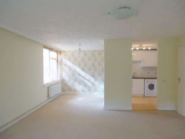 Image of 2 bedroom Apartment to rent in Vicarage Road Leigh Woods Bristol BS8 at Leigh Woods  Bristol, BS8 3PH