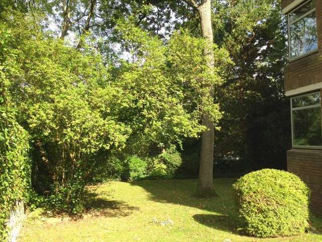  Image of 2 bedroom Apartment to rent in Vicarage Road Leigh Woods Bristol BS8 at Leigh Woods  Bristol, BS8 3PH