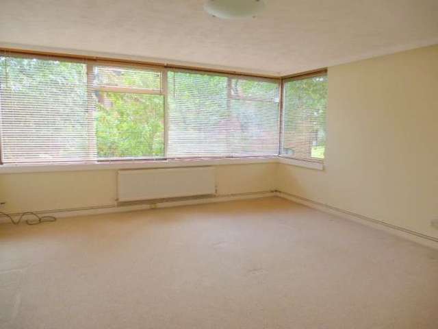  Image of 2 bedroom Apartment to rent in Vicarage Road Leigh Woods Bristol BS8 at Leigh Woods  Bristol, BS8 3PH