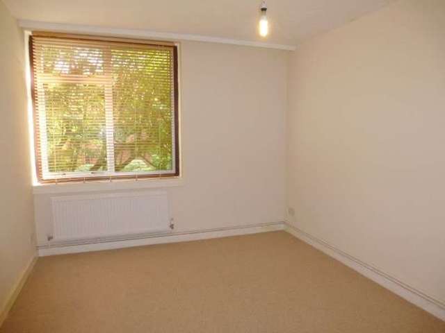  Image of 2 bedroom Apartment to rent in Vicarage Road Leigh Woods Bristol BS8 at Leigh Woods  Bristol, BS8 3PH