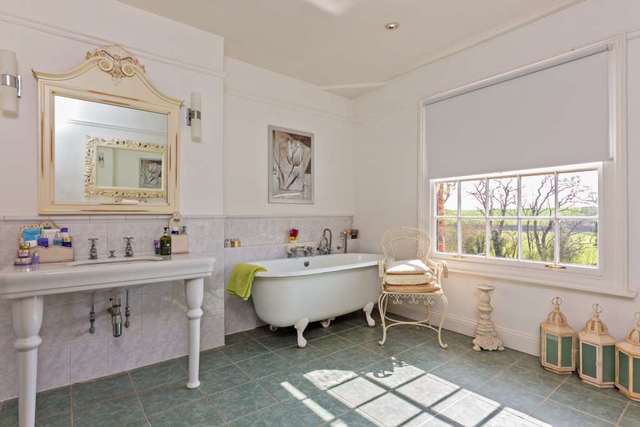  Image of 5 bedroom Detached house for sale in Aylesbury Road Wing Leighton Buzzard LU7 at Aylesbury Road Wing Leighton Buzzard, LU7 0PG