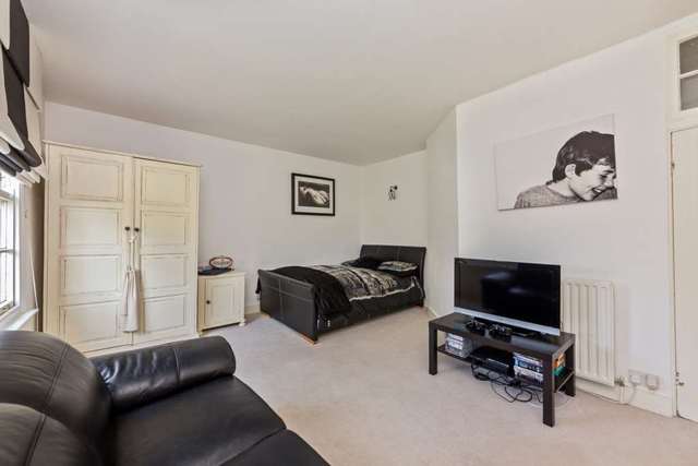  Image of 5 bedroom Detached house for sale in Aylesbury Road Wing Leighton Buzzard LU7 at Aylesbury Road Wing Leighton Buzzard, LU7 0PG
