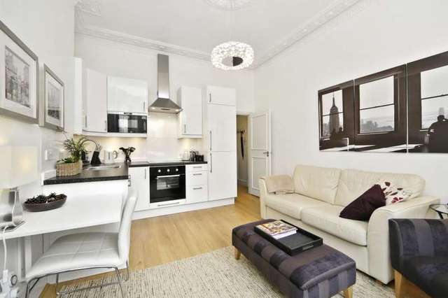  Image of 2 bedroom Ground Flat to rent in Aynhoe Road London W14 at Aynhoe Road  London, W14 0QA