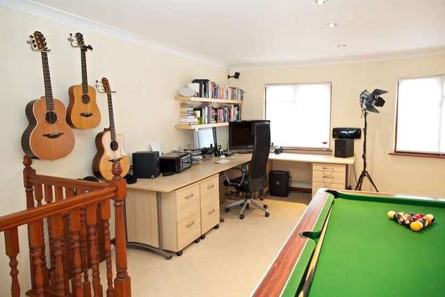  Image of 2 bedroom Maisonette to rent in Babbacombe Road Torquay TQ1 at 496 Babbacombe Road TORQUAY Devon, TQ1 1HL