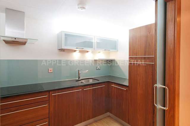  Image of 4 bedroom Apartment to rent in Baker Street London NW1 at Baker Street Baker Street London, NW1 6XE