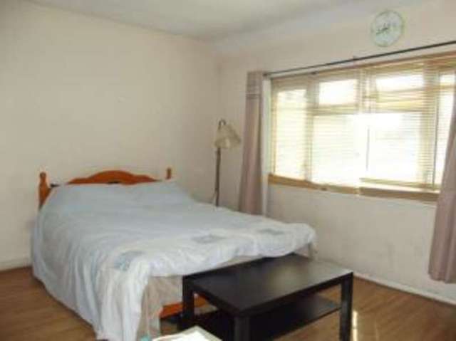  Image of 1 bedroom Flat for sale in Crouch Avenue Barking IG11 at Barking  Creekmouth, IG11 0QX