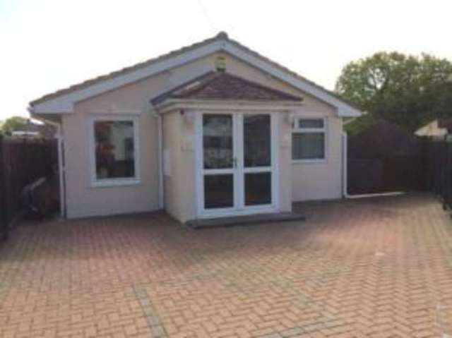  Image of 3 bedroom Bungalow for sale in Lynton Road Benfleet SS7 at Benfleet Essex Hadleigh, SS7 2QG