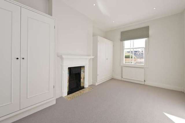  Image of 5 bedroom Terraced house to rent in Beverley Road London SW13 at Beverley Road  Barnes, SW13 0LX