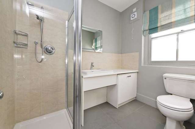  Image of 5 bedroom Terraced house to rent in Beverley Road London SW13 at Beverley Road  Barnes, SW13 0LX