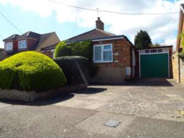  Image of 1 bedroom Bungalow for sale in Shakespeare Avenue Billericay CM11 at Billericay Essex Billericay, CM11 2HJ