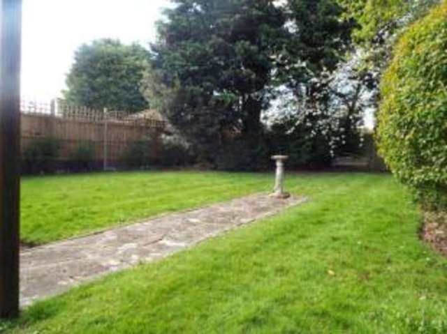  Image of 1 bedroom Bungalow for sale in Shakespeare Avenue Billericay CM11 at Billericay Essex Billericay, CM11 2HJ