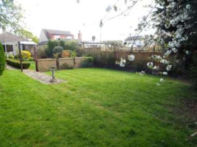  Image of 1 bedroom Bungalow for sale in Shakespeare Avenue Billericay CM11 at Billericay Essex Billericay, CM11 2HJ