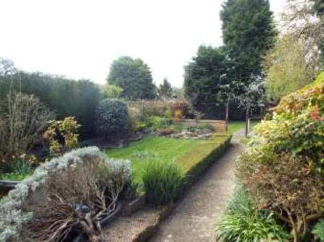  Image of 1 bedroom Bungalow for sale in Shakespeare Avenue Billericay CM11 at Billericay Essex Billericay, CM11 2HJ
