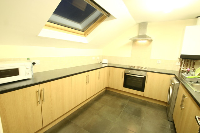  Image of 7 bedroom Flat Share to rent in Chelsea Grove Newcastle upon Tyne NE4 at Chelsea Grove Fenham Newcastle Upon Tyne, NE4 5NN