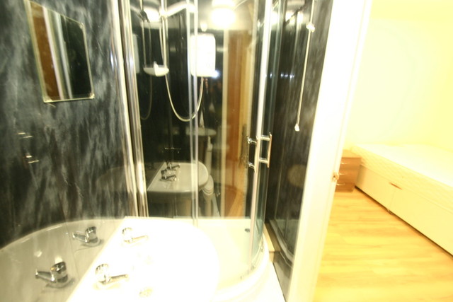  Image of 7 bedroom Flat Share to rent in Chelsea Grove Newcastle upon Tyne NE4 at Chelsea Grove Fenham Newcastle Upon Tyne, NE4 5NN