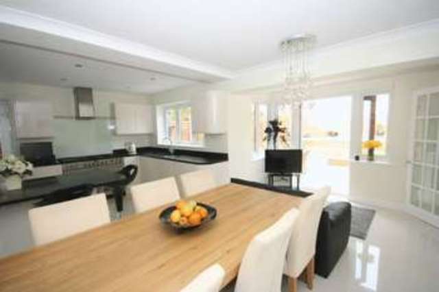  Image of 4 bedroom Detached house for sale in Byron Close Bishops Waltham Southampton SO32 at Byron Close Bishops Waltham Southampton, SO32 1RS