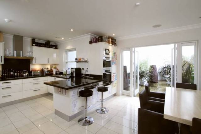  Image of 3 bedroom Detached house to rent in Blakemore Gardens London SW13 at Blakemore Villas  Lonsdale Road, SW13 9EH