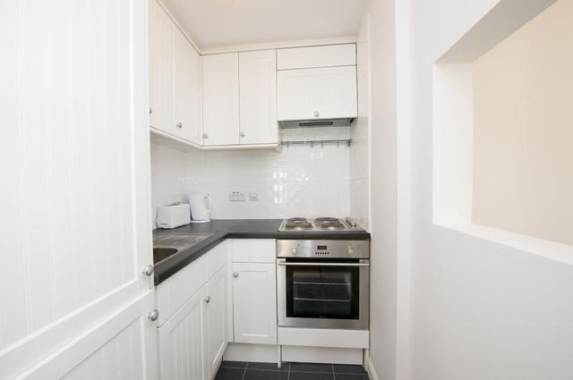 Image of 1 bedroom Flat to rent in Blythe Road London W14 at Blythe Road  London, W14 0HF