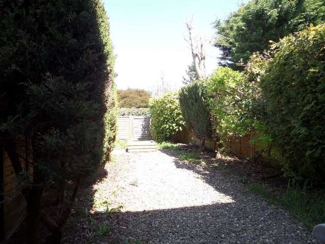  Image of 2 bedroom Terraced house to rent in Bowman Close Stratton Swindon SN3 at Stratton St Margaret Swindon Wilts, SN3 4YQ