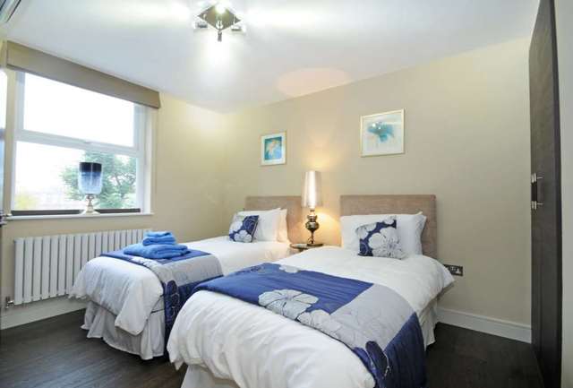  Image of 3 bedroom Flat to rent in St. Johns Wood Park London NW8 at St John`s Wood Park St John`s Wood London, NW8 6NL