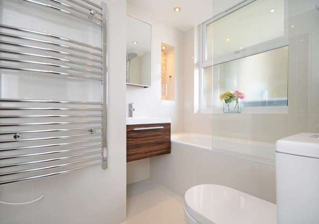  Image of 3 bedroom Flat to rent in St. Johns Wood Park London NW8 at St John`s Wood Park St John`s Wood London, NW8 6NL