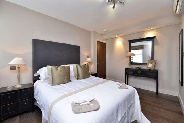 Image of 3 bedroom Flat to rent in St. Johns Wood Park London NW8 at St John`s Wood Park St John`s Wood London, NW8 6NL