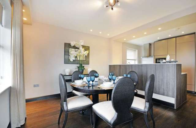  Image of 3 bedroom Penthouse to rent in St. Johns Wood Park London NW8 at St John`s Wood Park St John`s Wood London, NW8 6NH