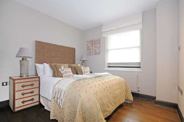  Image of 3 bedroom Penthouse to rent in St. Johns Wood Park London NW8 at St John`s Wood Park St John`s Wood London, NW8 6NH