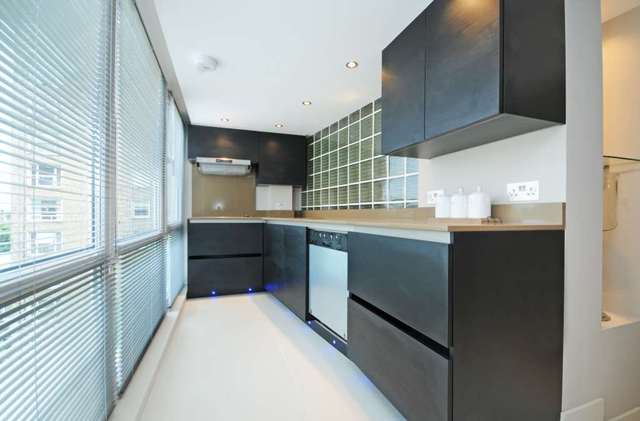  Image of 3 bedroom Apartment to rent in St. Johns Wood Park London NW8 at St John`s Wood Park St John`s Wood London, NW8 6NL
