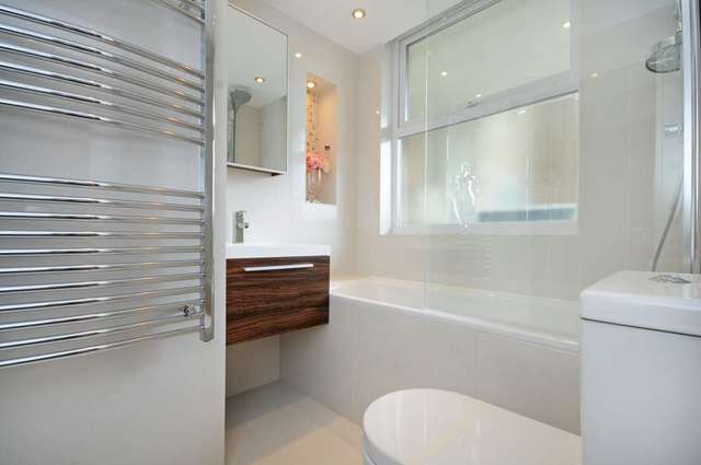  Image of 3 bedroom Apartment to rent in St. Johns Wood Park London NW8 at St John`s Wood Park St John`s Wood London, NW8 6NL