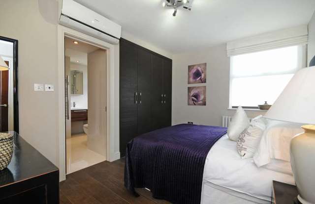  Image of 3 bedroom Apartment to rent in St. Johns Wood Park London NW8 at St John`s Wood Park St John`s Wood London, NW8 6NL