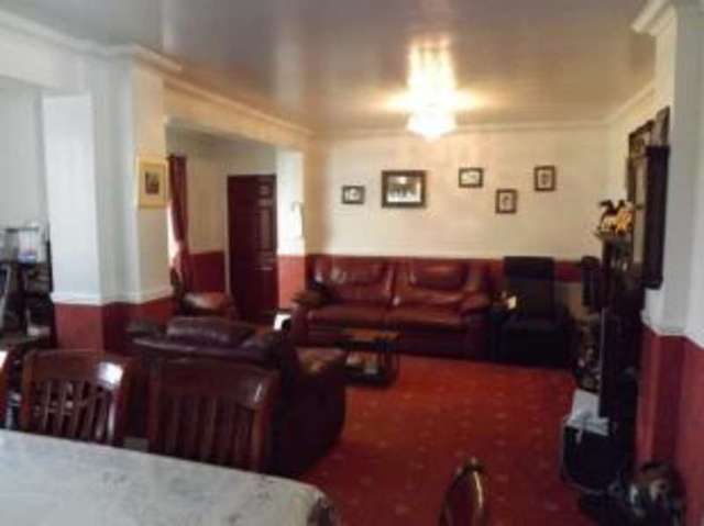 Image of 4 bedroom Bungalow for sale in Sunnyfields Road Braintree CM7 at Braintree Essex High Garrett, CM7 5PG