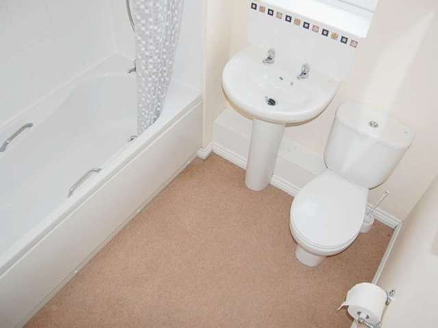 Image of 4 bedroom Detached house to rent in Bramley Copse Long Ashton Bristol BS41 at Bristol, BS41 9FG
