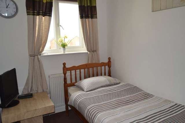  Image of 2 bedroom Town House to rent in Branstone Grove Ossett WF5 at Gawthorpe Ossett, WF5 9ST