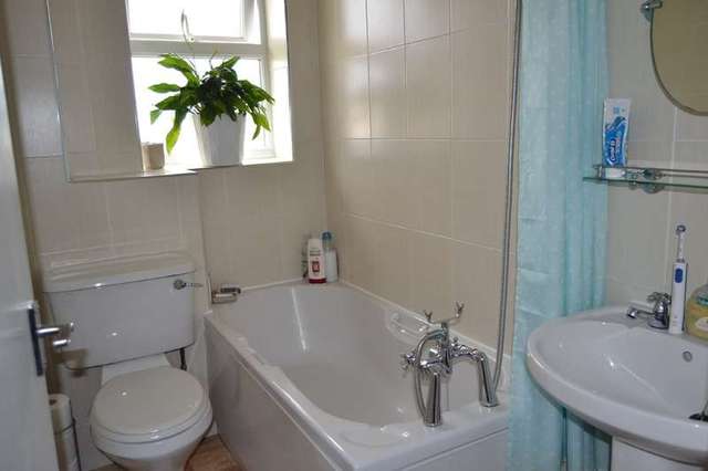  Image of 2 bedroom Town House to rent in Branstone Grove Ossett WF5 at Gawthorpe Ossett, WF5 9ST